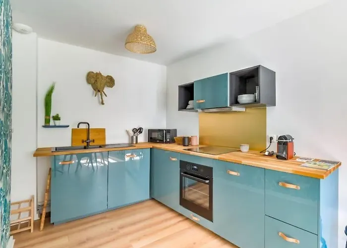 2 Bedroom Apartment In The Heart Of Marseille